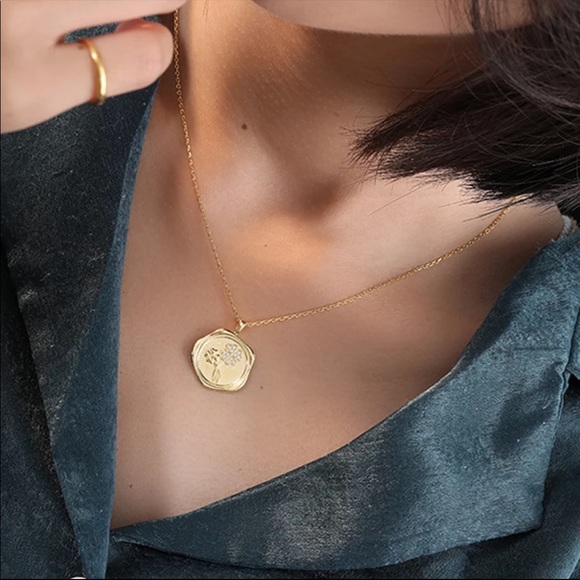 Gold Four Leaf Clover Coin Necklace - Picture 2 of 4